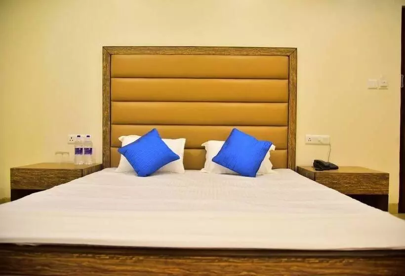 ホテル Serene Suites