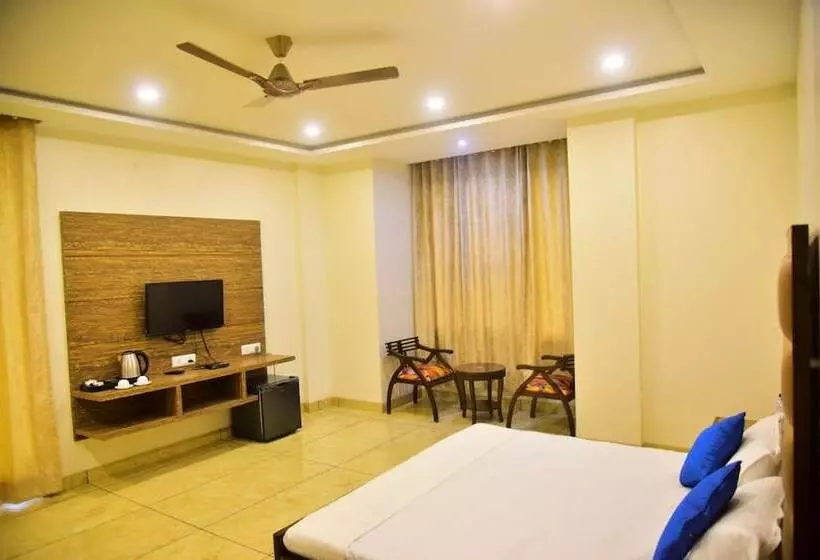 ホテル Serene Suites