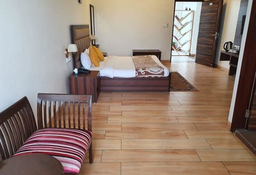 酒店 Serene Suites