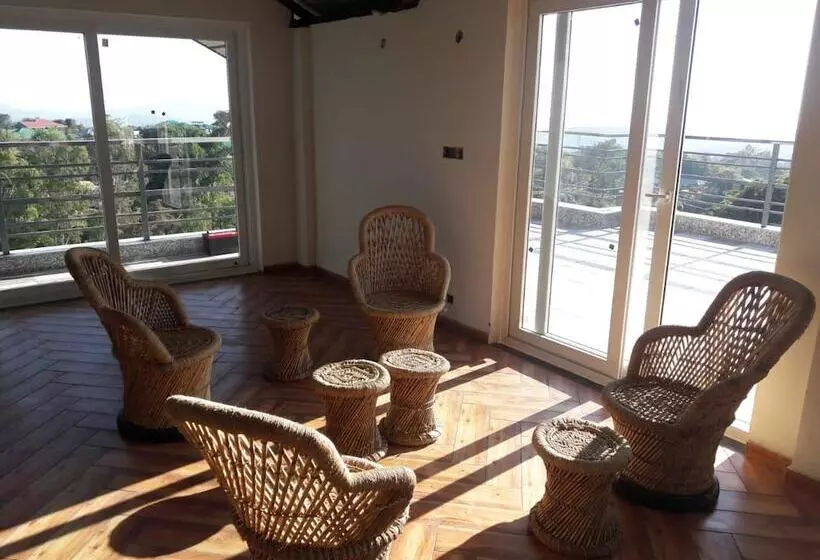 ホテル Serene Suites