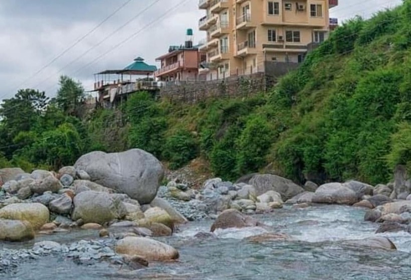 酒店 Serene Suites