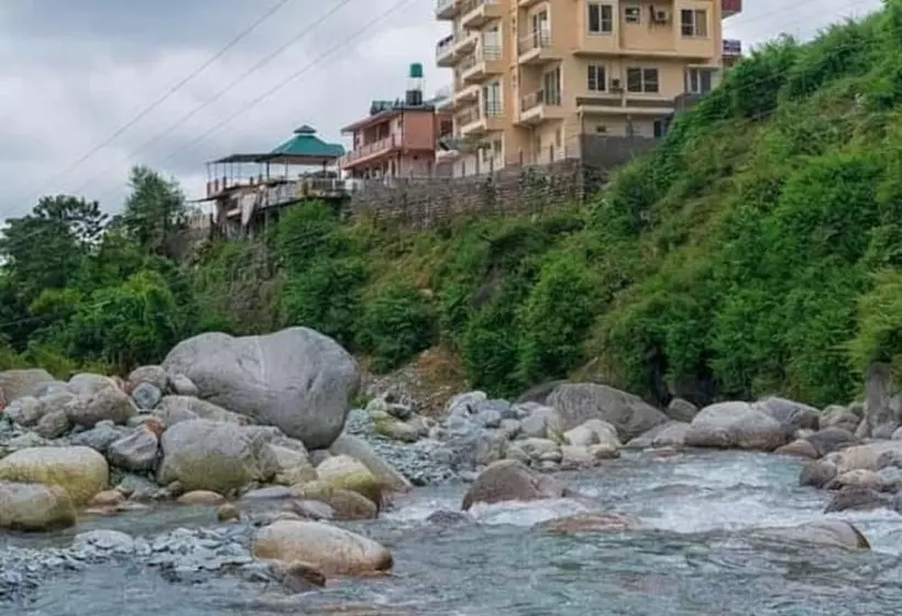 ホテル Serene Suites