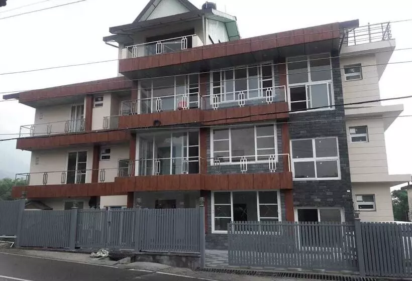 ホテル Serene Suites