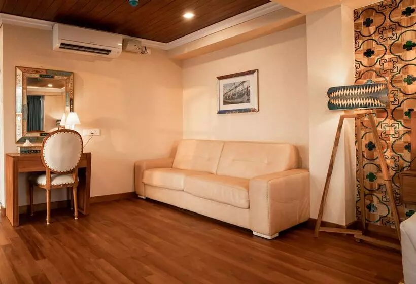 State Beach Resort & Spa