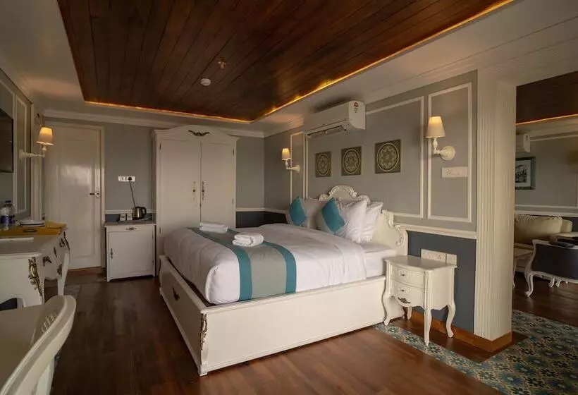 State Beach Resort & Spa