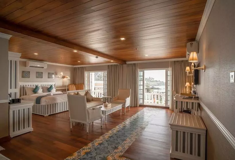 State Beach Resort & Spa