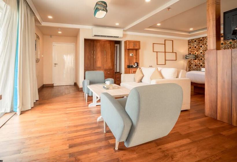 State Beach Resort & Spa