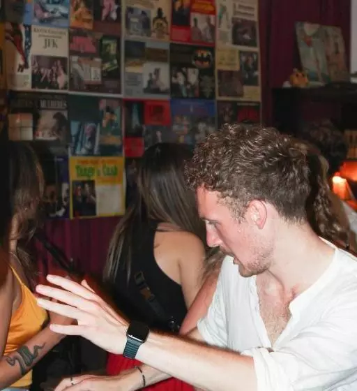 Alface Hall Hostel & Bar