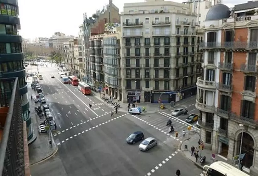 Super Balmes Guest House