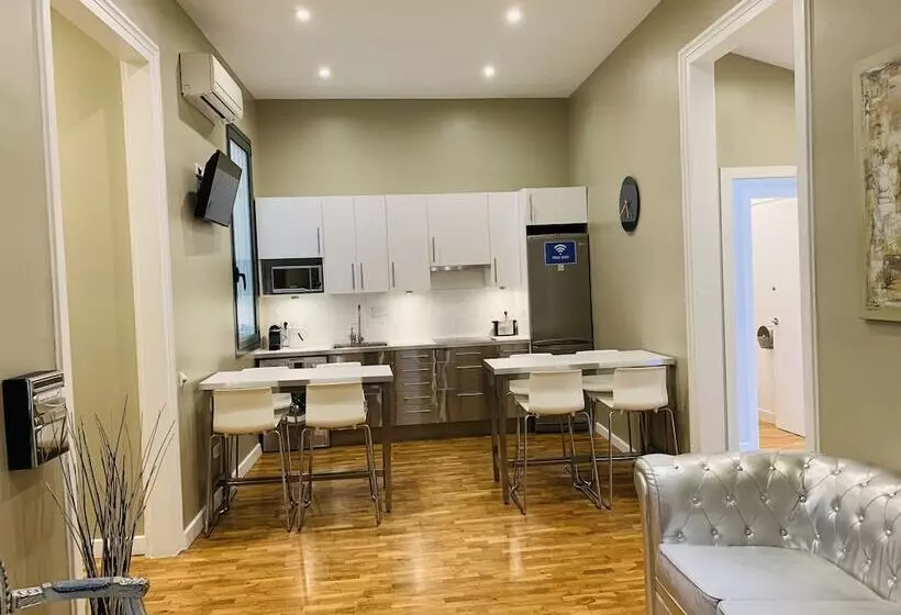 Super Balmes Guest House