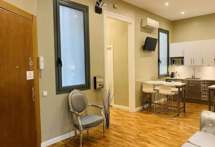 Super Balmes Guest House