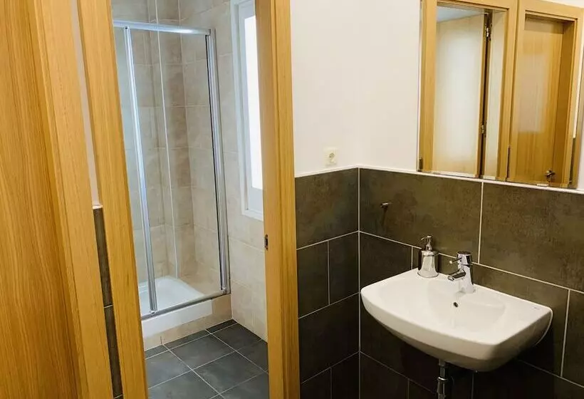 Super Balmes Guest House