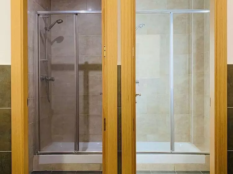 Super Balmes Guest House