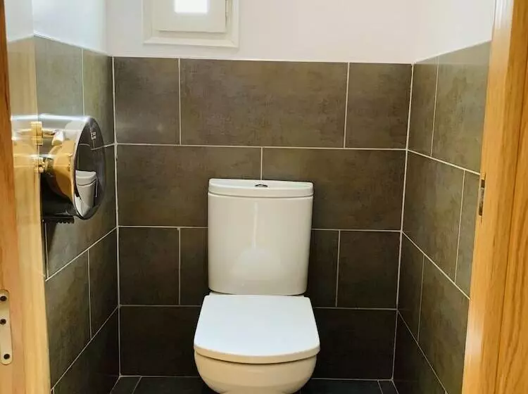 Super Balmes Guest House