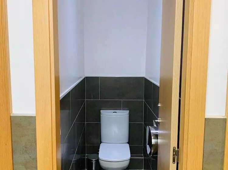 Super Balmes Guest House