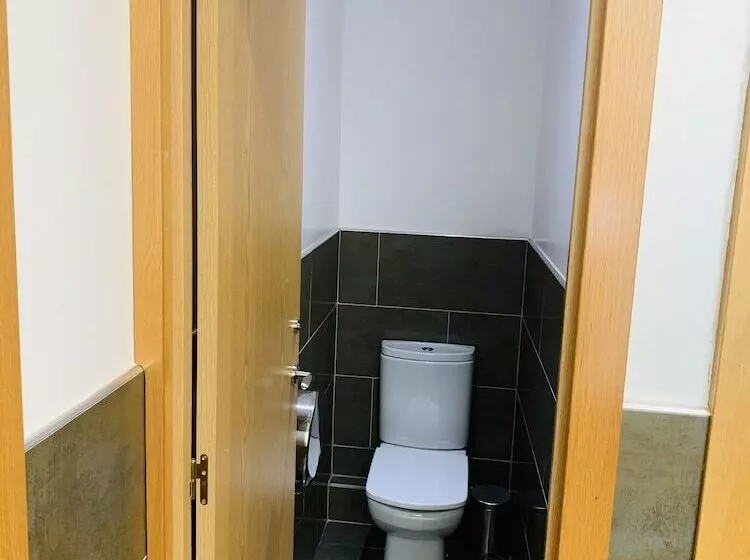 Super Balmes Guest House