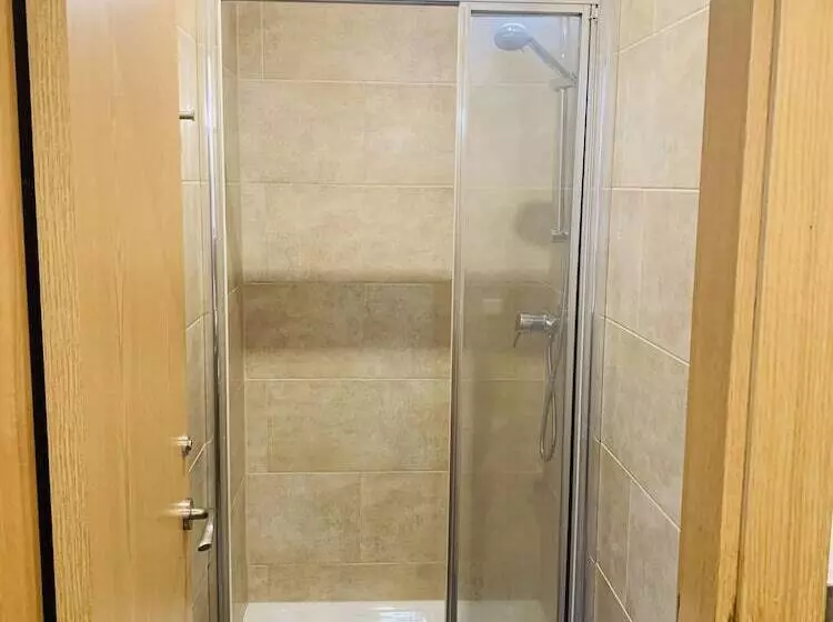 Super Balmes Guest House