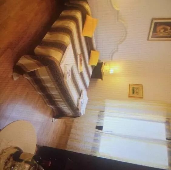 تختخواب و صبحانه Promenade