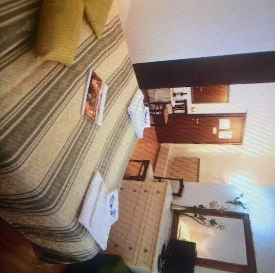 تختخواب و صبحانه Promenade