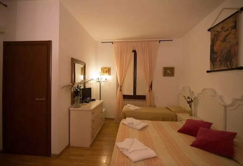 تختخواب و صبحانه Promenade