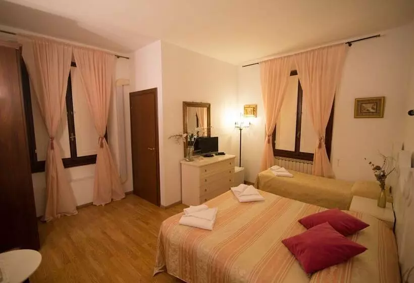 تختخواب و صبحانه Promenade