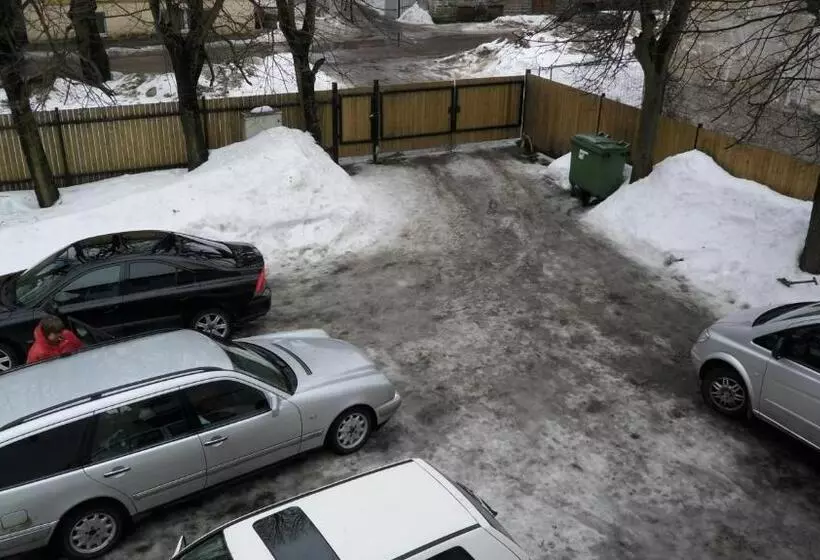 مسافرخانه Vabriku Guesthouse