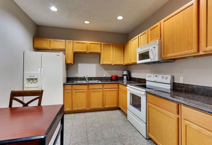 ホテル Best Western Plus University Inn & Suites