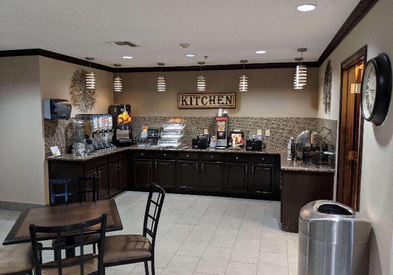 ホテル Best Western Plus University Inn & Suites