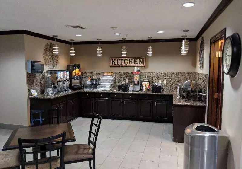 Отель Best Western Plus University Inn & Suites