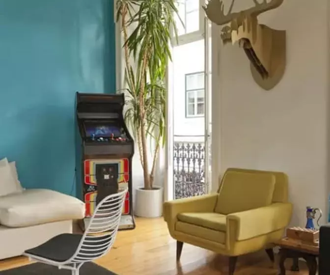 هتل Lisbon Lounge Hostel