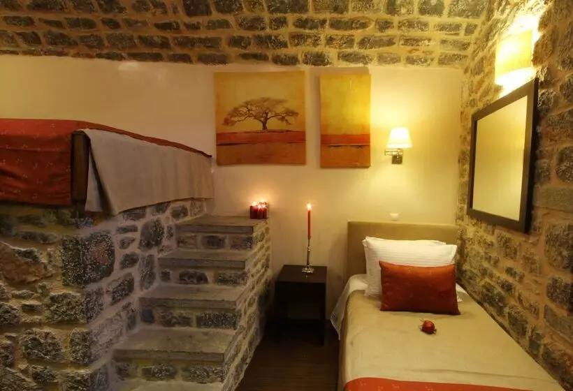 فندق Medieval Castle