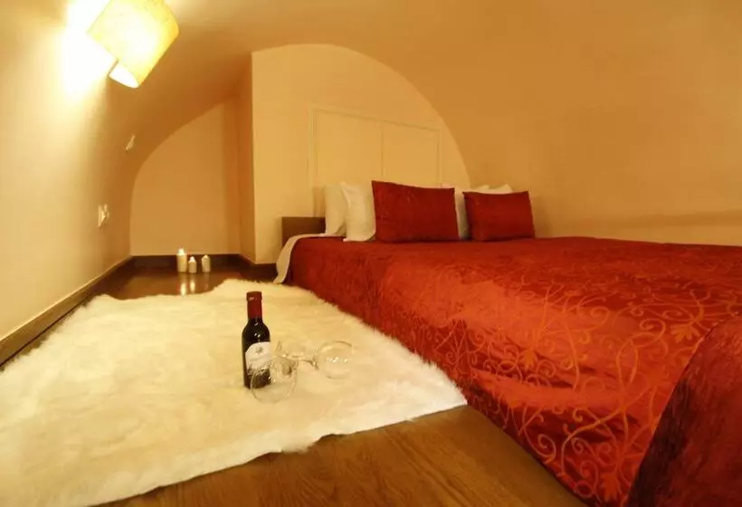 فندق Medieval Castle