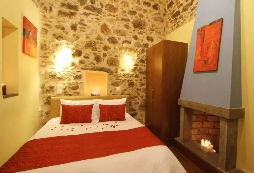 فندق Medieval Castle