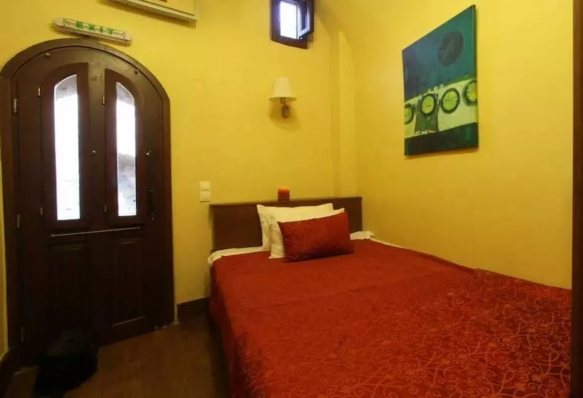 فندق Medieval Castle