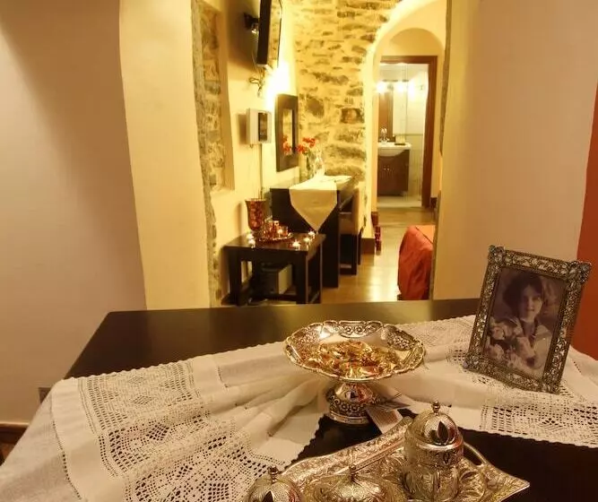 فندق Medieval Castle