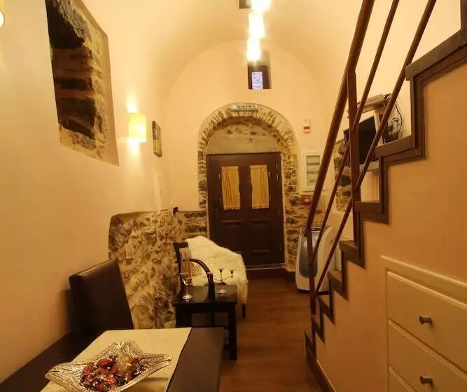 فندق Medieval Castle