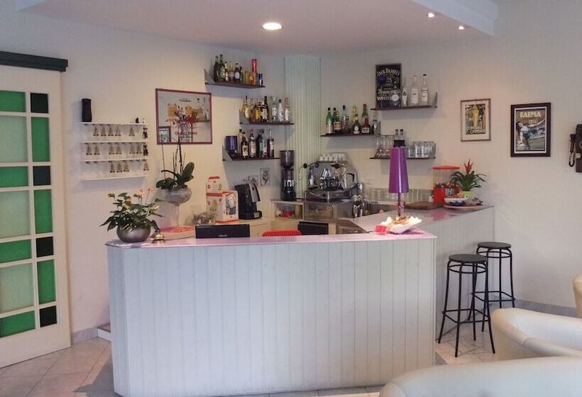 هتل Tres Jolie B&b