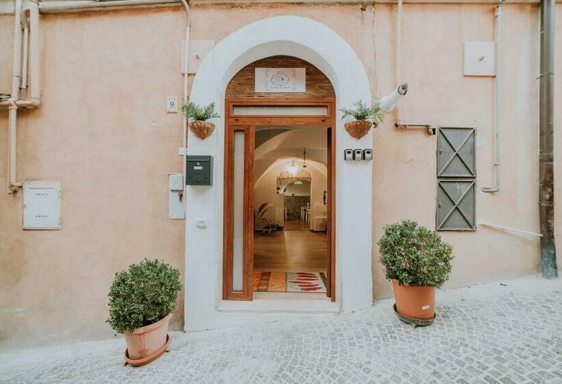 تختخواب و صبحانه La Casa Di Achille