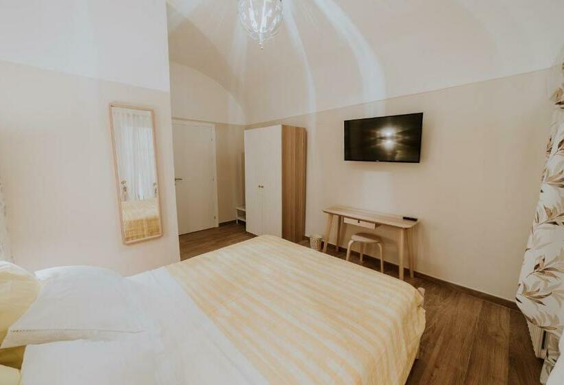 تختخواب و صبحانه La Casa Di Achille