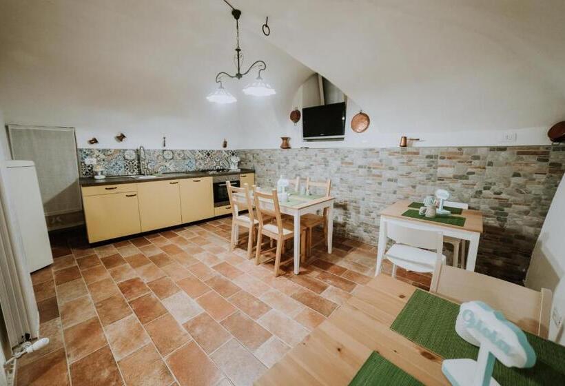 تختخواب و صبحانه La Casa Di Achille