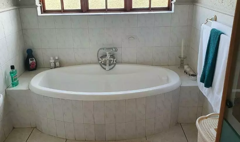 Aamiaismajoitus (B&B) Life Tours & Accommodation