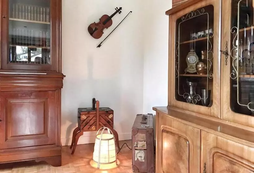 ベッドアンドブレックファースト Lindo Lugar   Just A 7 Minute Walk From The Airport