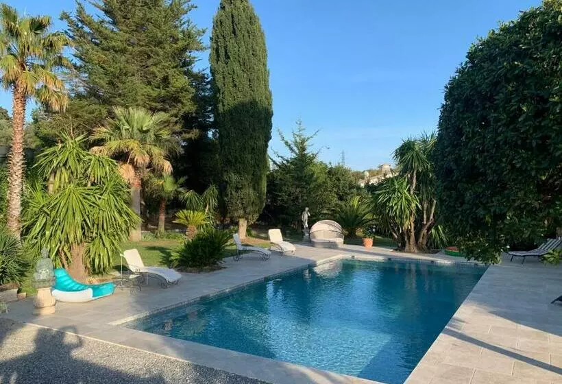 Majatalo Carpe Diem Paradise