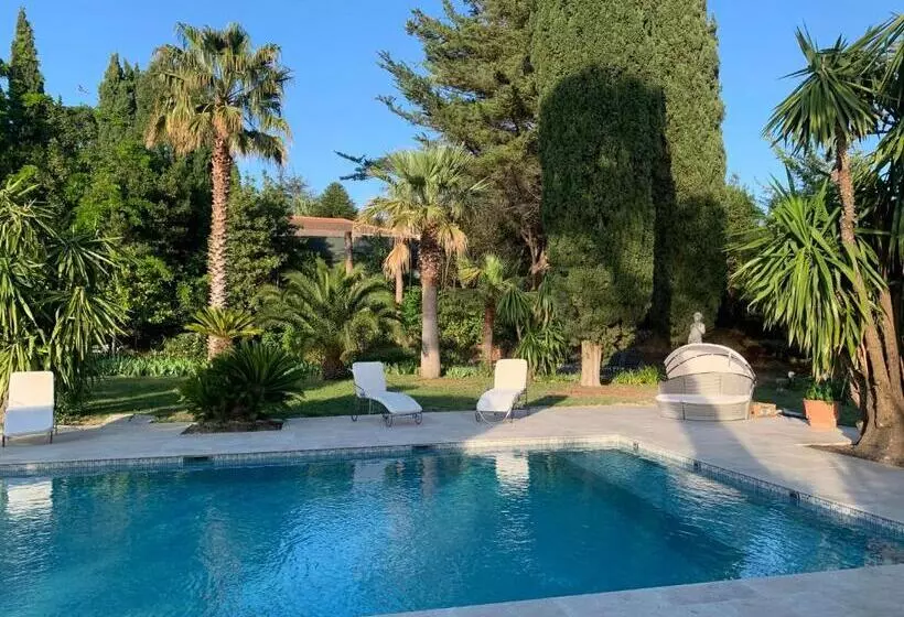 Majatalo Carpe Diem Paradise