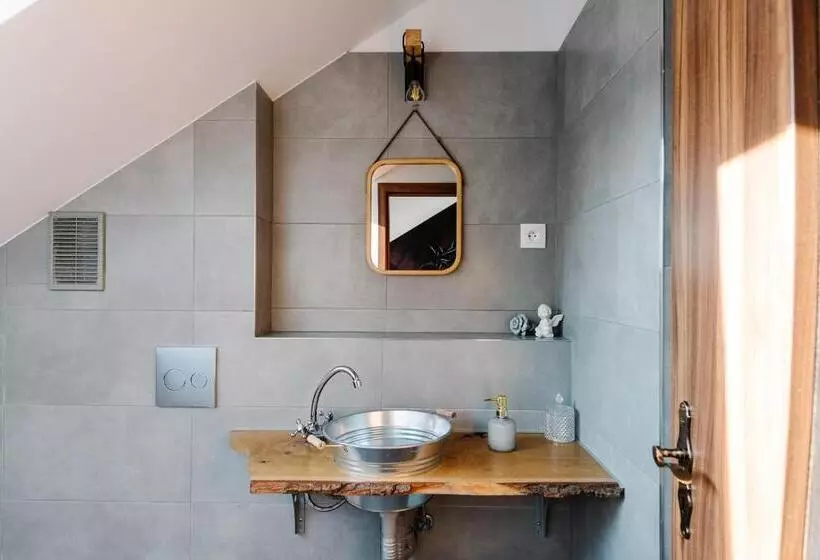 هاستل Petra Inn Apartments In Historical Palace Bratislava