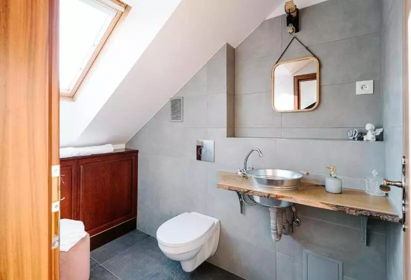 هاستل Petra Inn Apartments In Historical Palace Bratislava