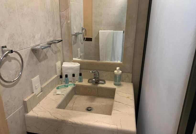 هتل Escala Puebla Centro