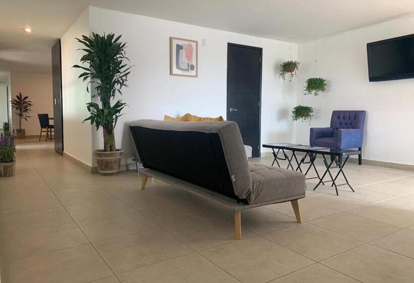 فندق Escala Puebla Centro