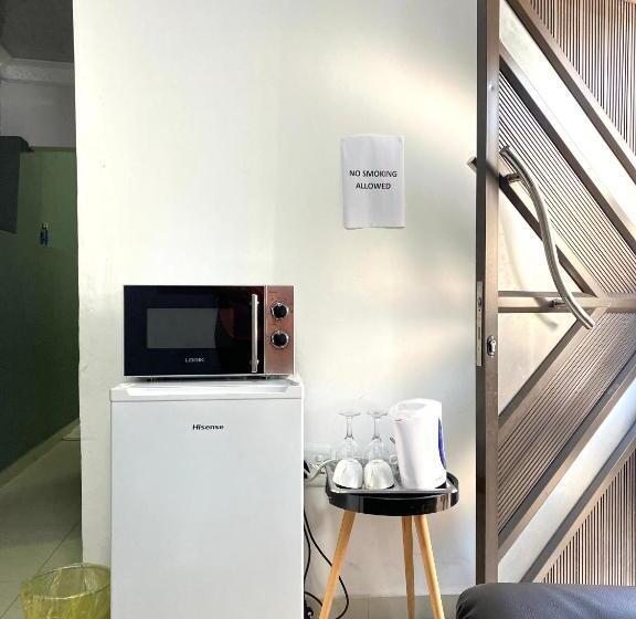 פנסיון Mc’edams Guest House