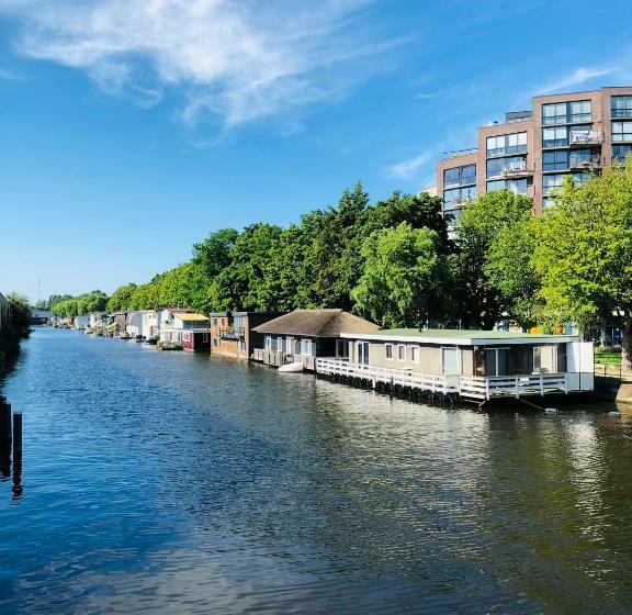 مبيت وإفطار Adam & Eve Apartment